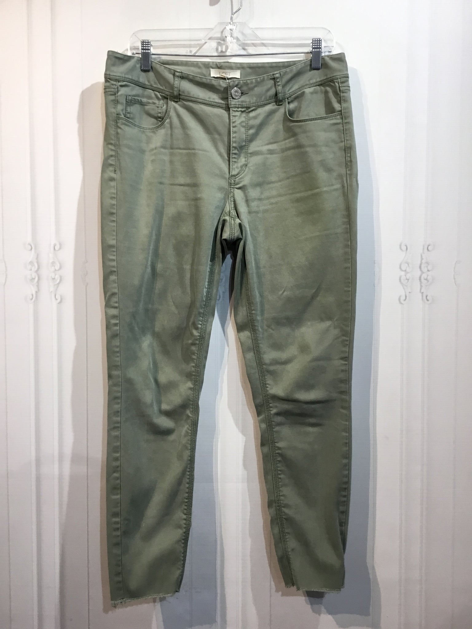 LOFT Size M/8 Green Bottoms