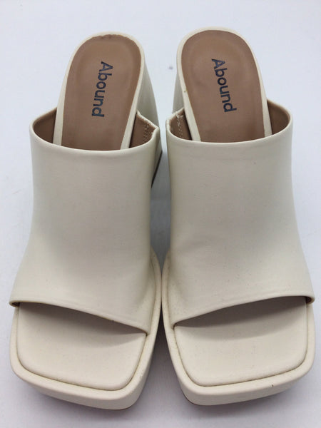 Abound Size 7.5 White Shoes
