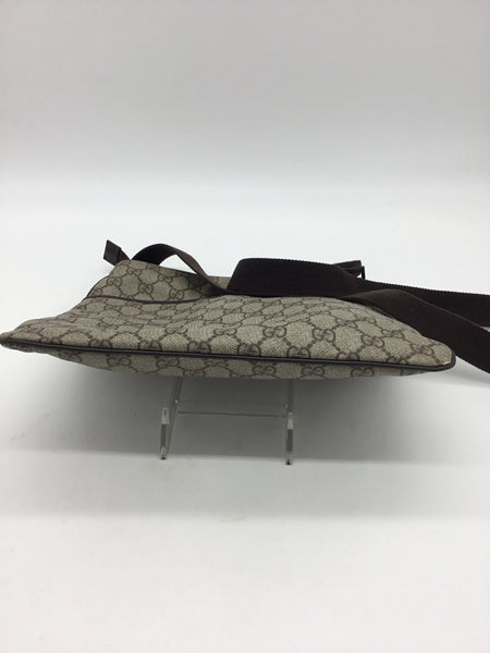 LUXURY - GUCCI Grey Monogram Crossbody