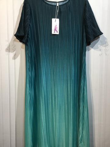 NWT Sheena Size Extra Large Green DRESS/1 PIECE