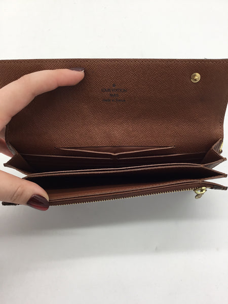 LUXURY Louis Vuitton Size Small Brown Purses/Wallets