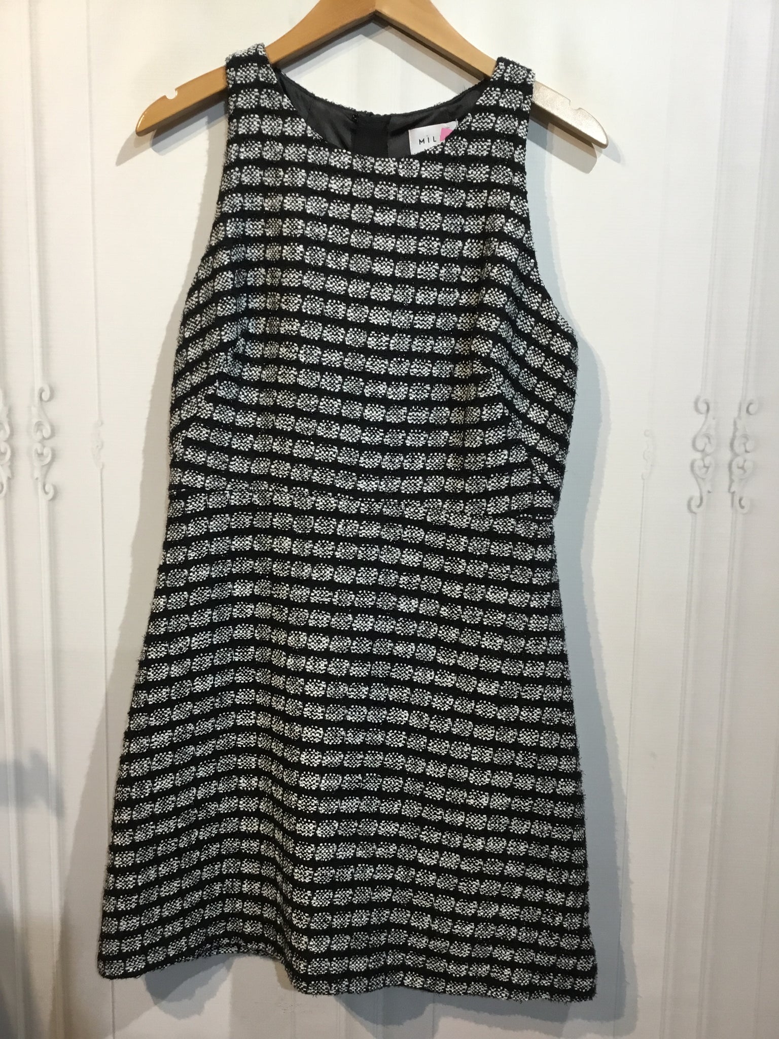 LUXURY MILLY Size M/8 Black DRESS/1 PIECE