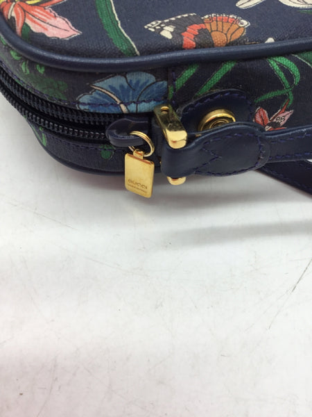 LUXURY GUCCI Size Small Blue Purses/Wallets