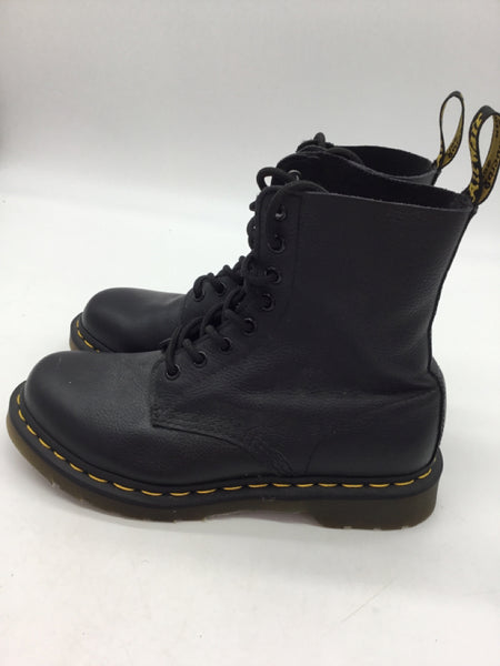 Dr. Martens Size 7 Black Shoes