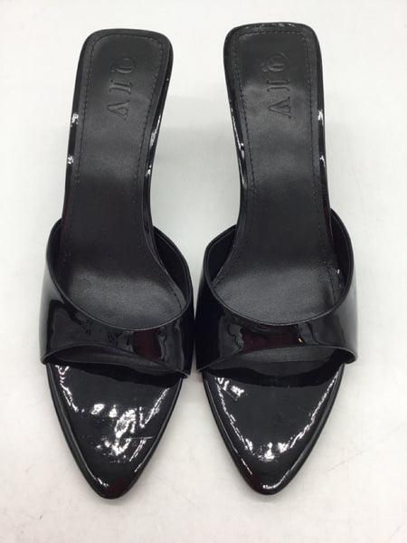 QIV Size 8.5 Black Shoes