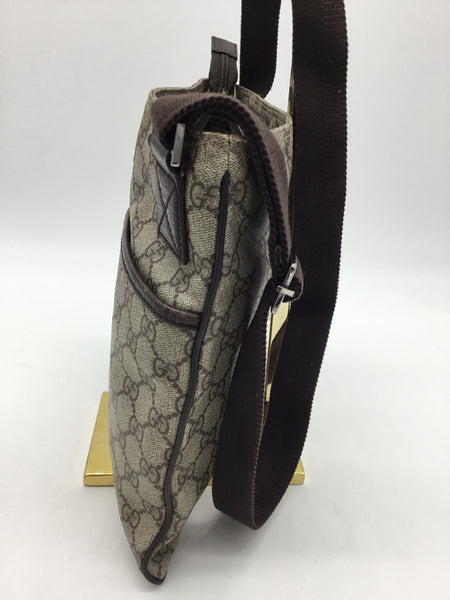LUXURY - GUCCI Grey Monogram Crossbody