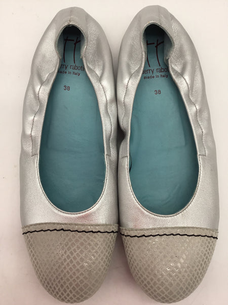 LUXURY Thierry Rabotin Size 7.5 Silver Shoes