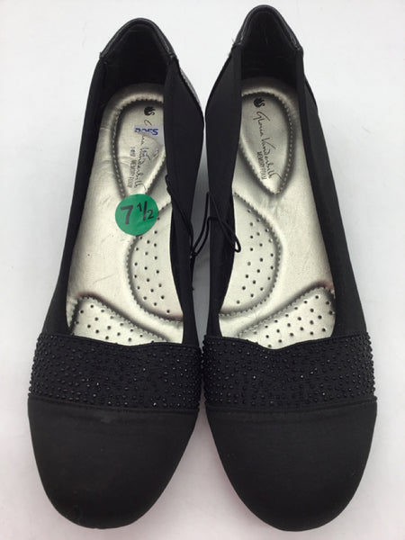 Gloria Vanderbilt Size 7.5 Black Shoes