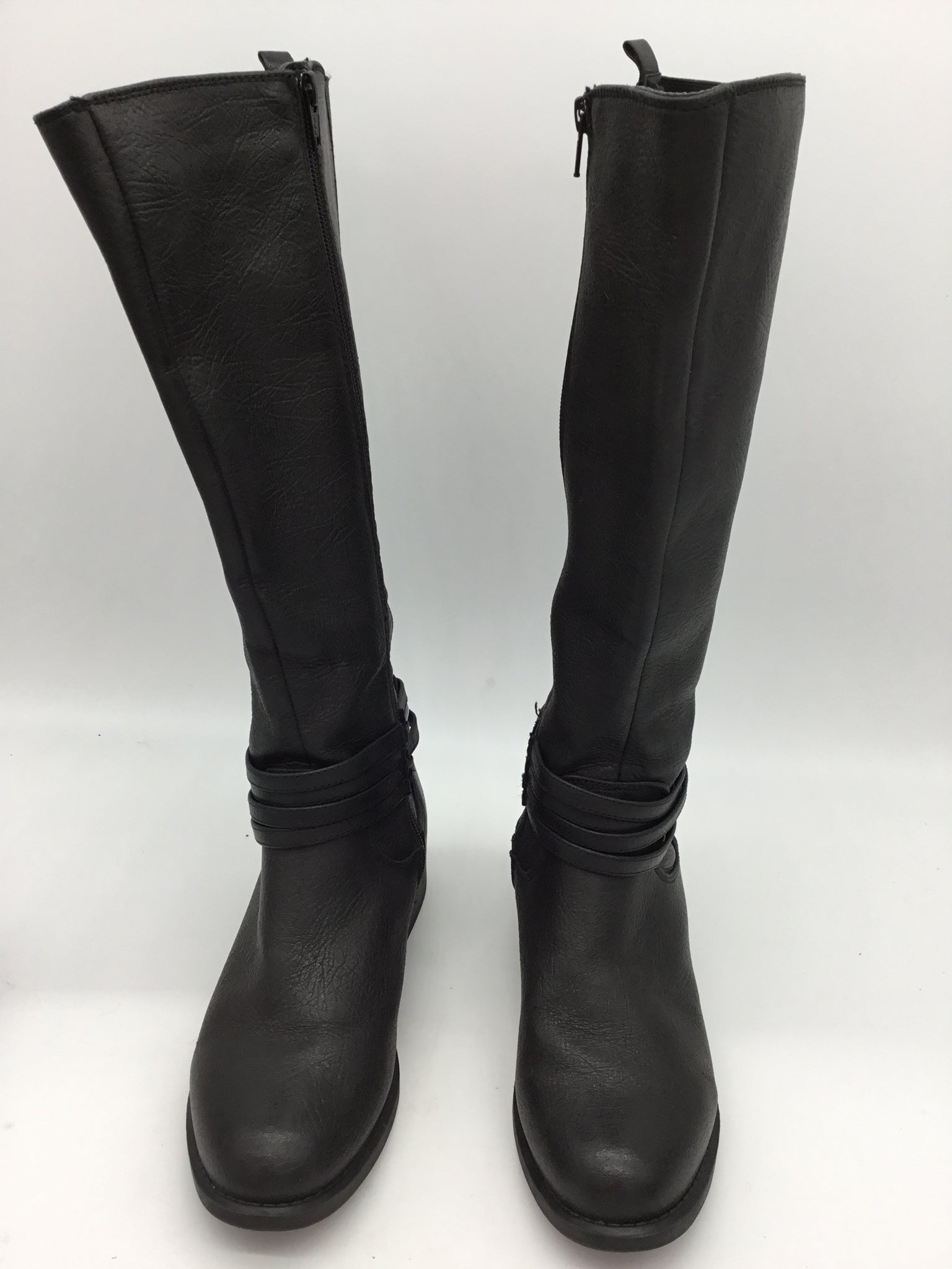 White Mountain Size 7.5 Black Shoes