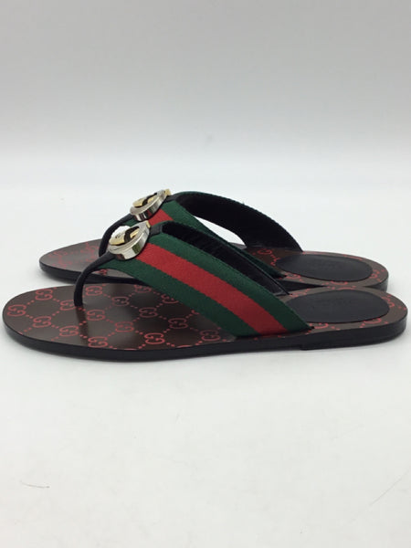 LUXURY NWOT GUCCI Size 8 Green Shoes