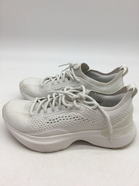 LUXURY Lululemon Size 8.5 White Shoes