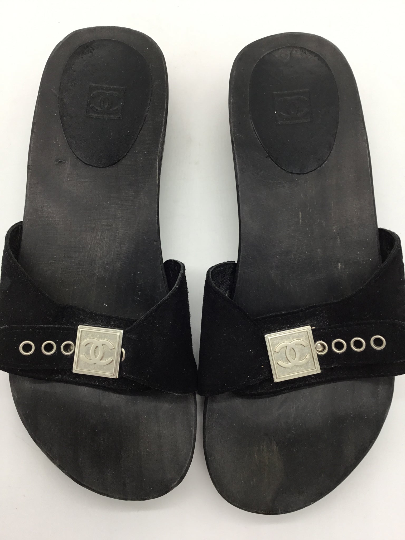 CHANEL Size 6.5 Black Shoes