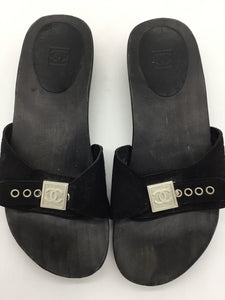 CHANEL Size 6.5 Black Shoes