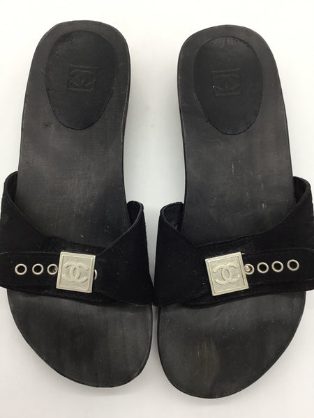CHANEL Size 6.5 Black Shoes