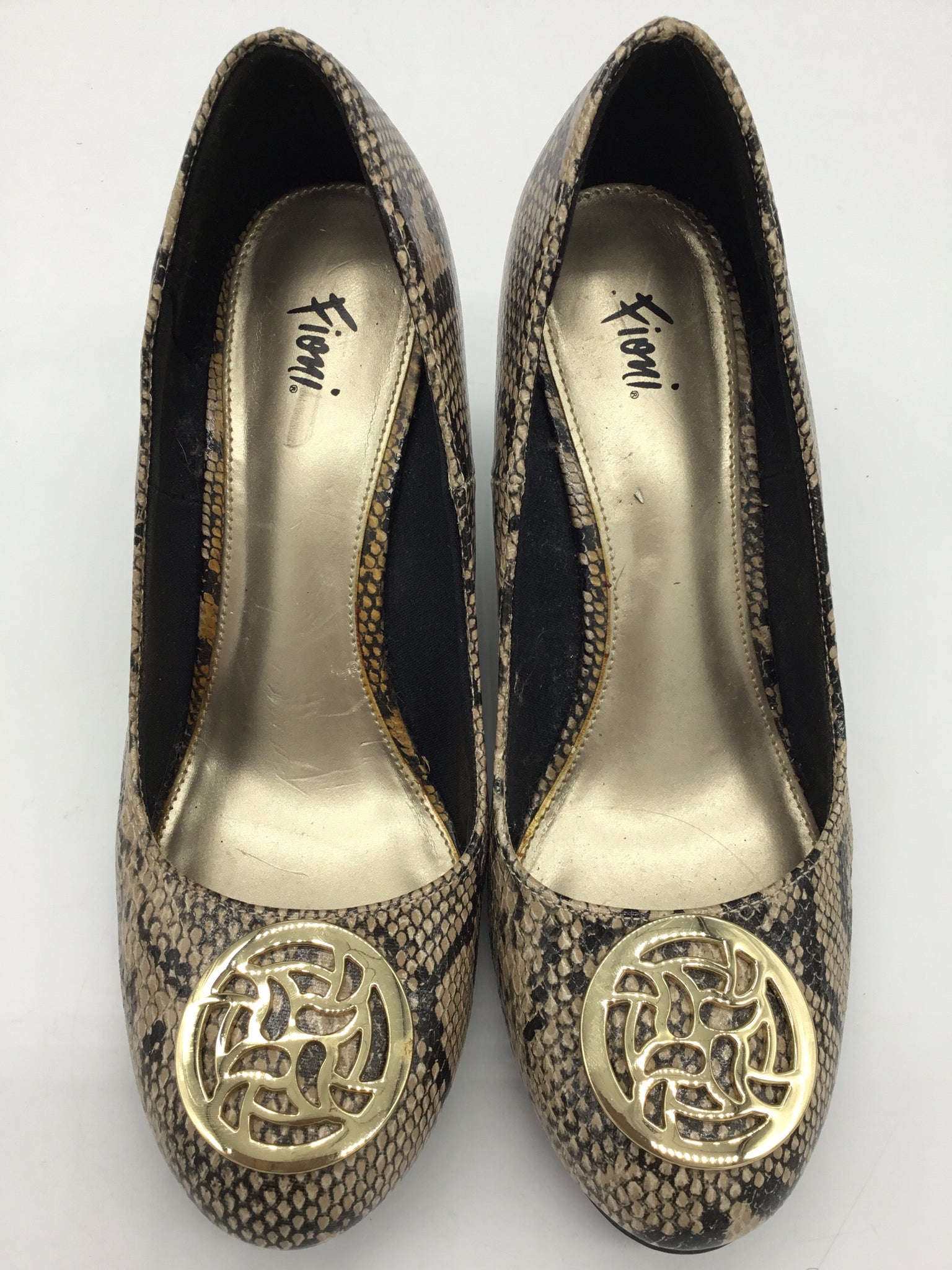 FIONI Size 7.5 Beige Shoes