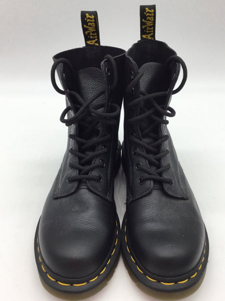 Dr. Martens Size 7 Black Shoes