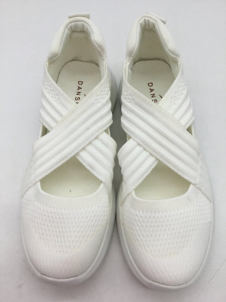 Danskin Size 7 White Shoes