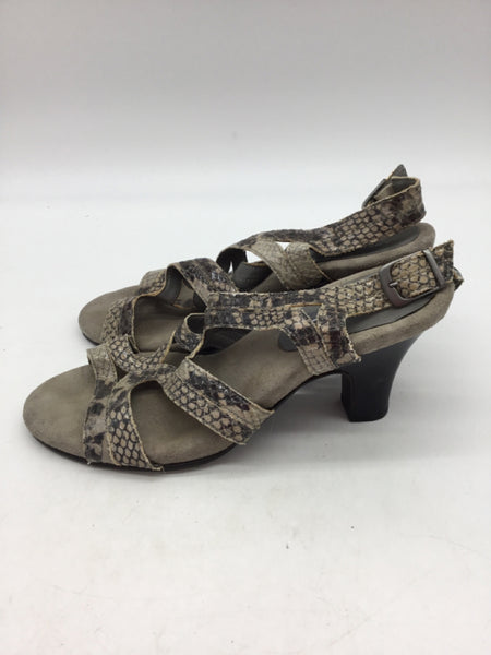 Aerosoles Size 8.5 Grey Shoes