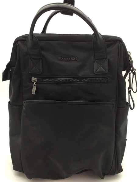 Baggallini Size Large Black Purses/Wallets