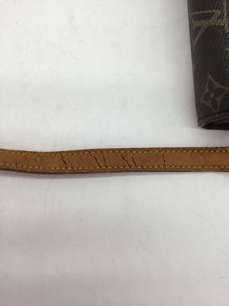 LUXURY Louis Vuitton Size Small Brown Purses/Wallets