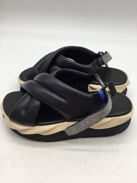 LUXURY 4ccccees Size 8.5 Black Shoes