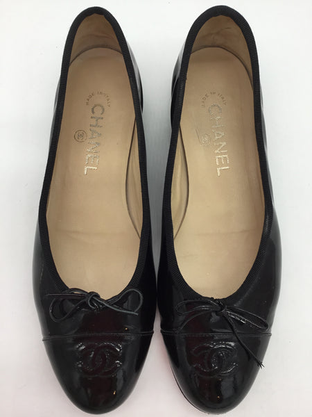 LUXURY CHANEL Size 9 Black Shoes