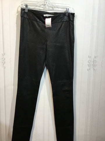 Diane Von Furstenberg Size S/4 Black Bottoms