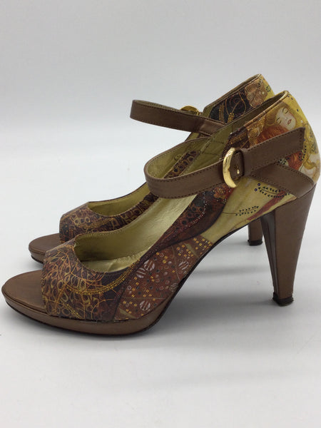 Icon Size 6 Brown Shoes