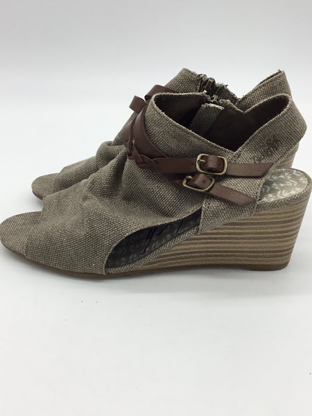 Blowfish Size 7.5 Brown Shoes