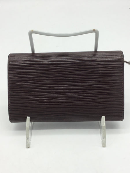 Louis Vuitton Size Small Brown Louis Vuitton Epi Leather Wallet