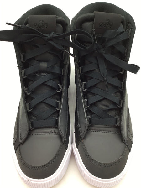 NIKE Size 6.5 Black Shoes