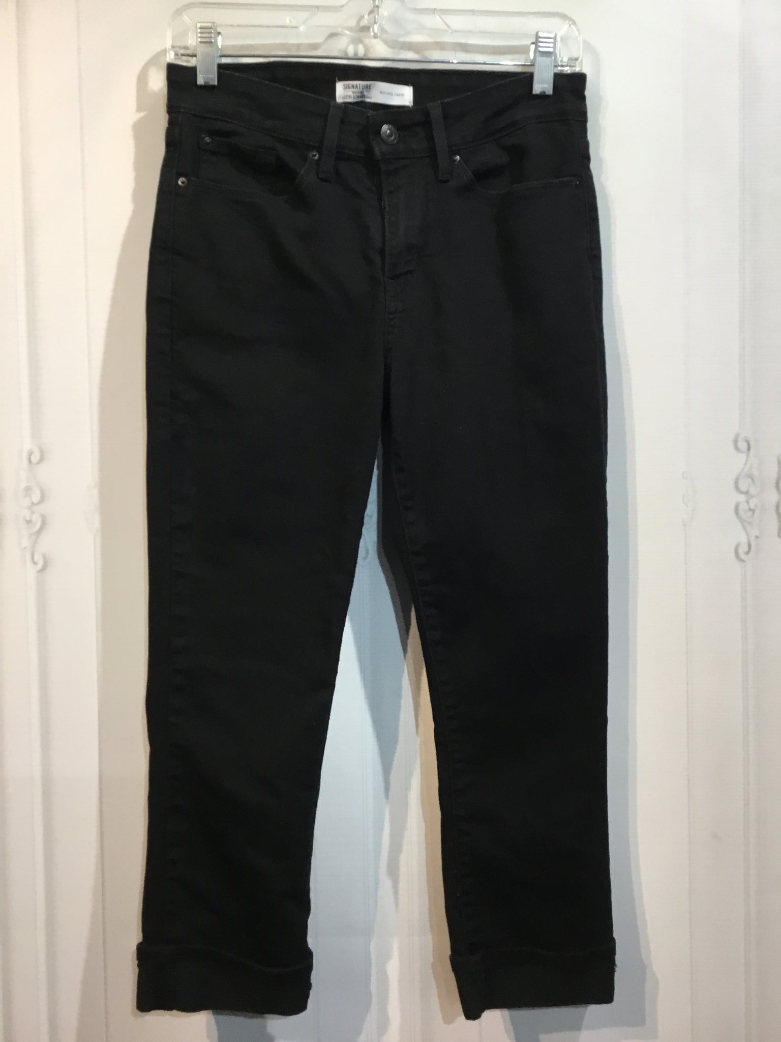 Levis Size S/4 Black Bottoms