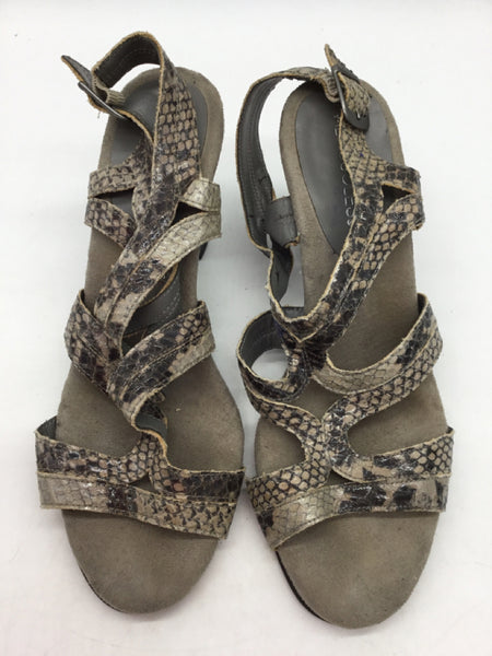 Aerosoles Size 8.5 Grey Shoes