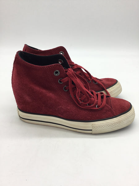 Converse Size 7 Red Shoes