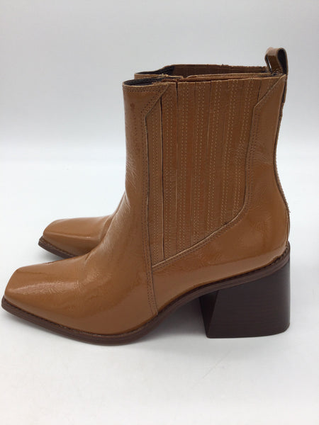 VINCE CAMUTO Size 9.5 Brown Shoes