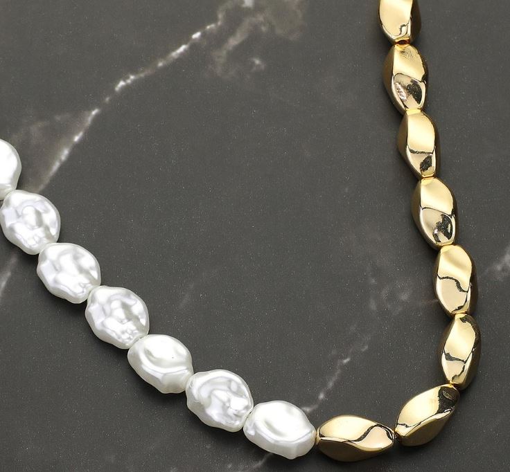 Cream & Gold Pearl Metal Pebble Beaded Necklace