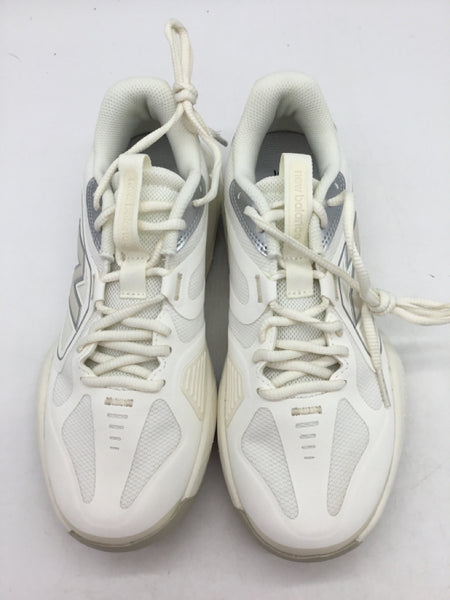 new balance Size 8.5 White Shoes