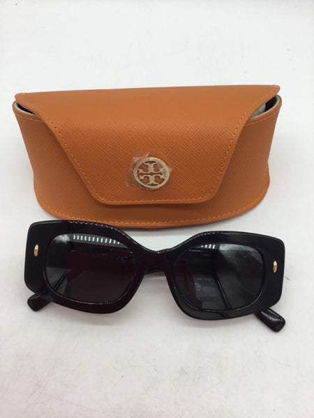 LUXURY - Tory Burch Black Sunglasses