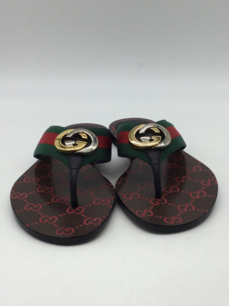 LUXURY NWOT GUCCI Size 8 Green Shoes