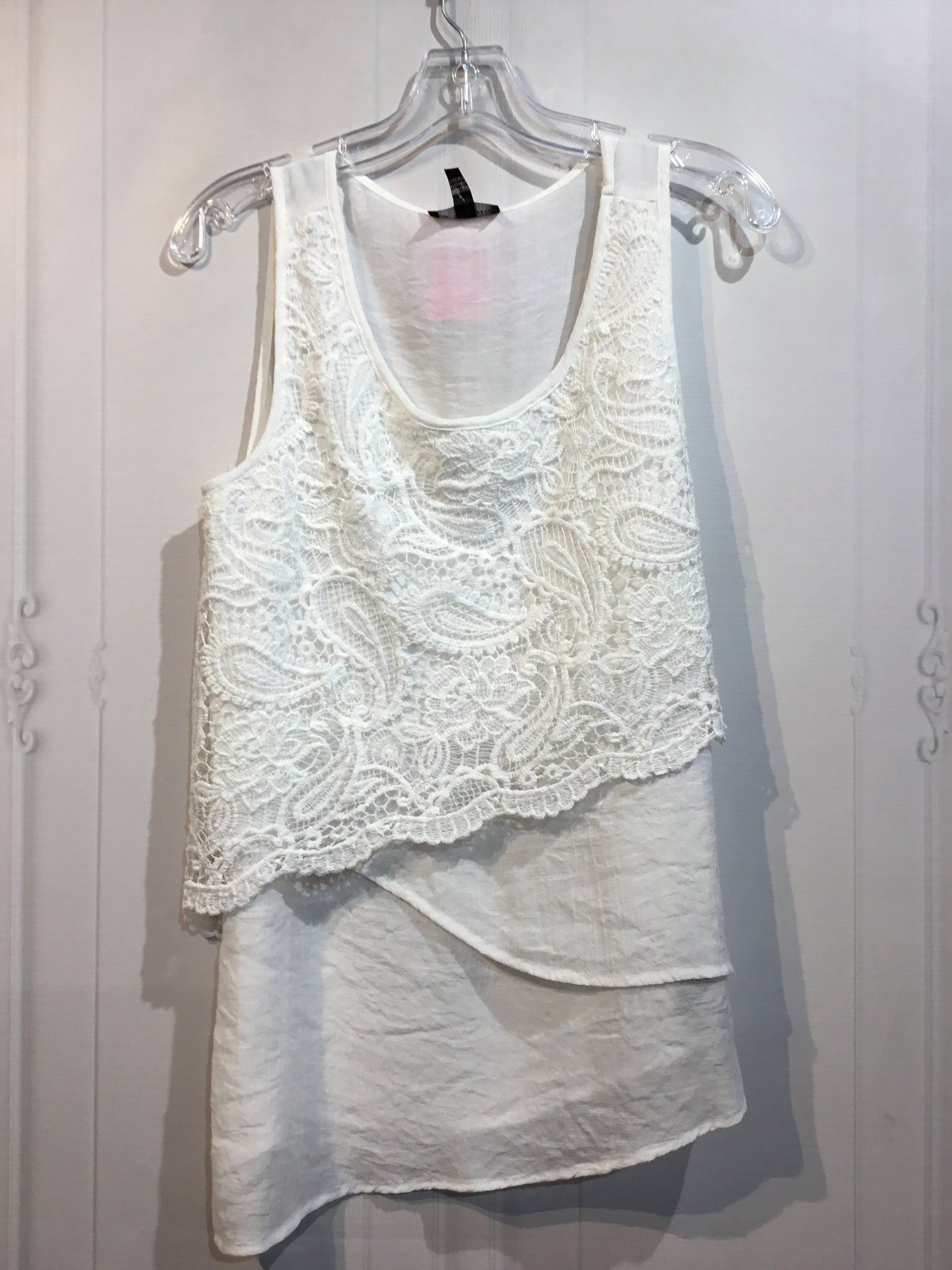 IN Studio Size Medium White Tops