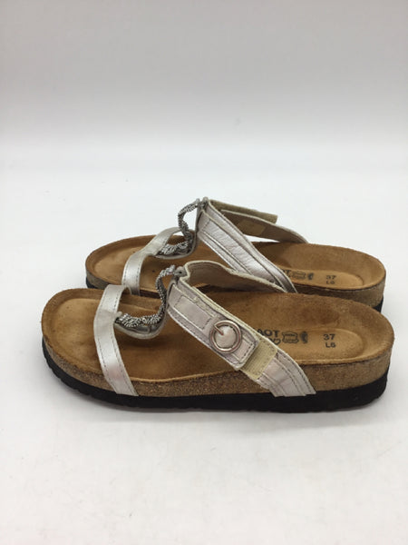 Naot Size 6.5 Gold Shoes