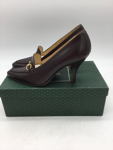 LUXURY GUCCI Size 7.5 Brown Shoes