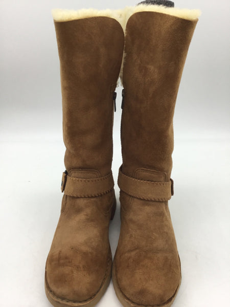 UGG Size 9 Beige Shoes
