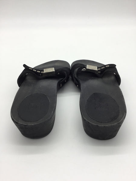 CHANEL Size 6.5 Black Shoes