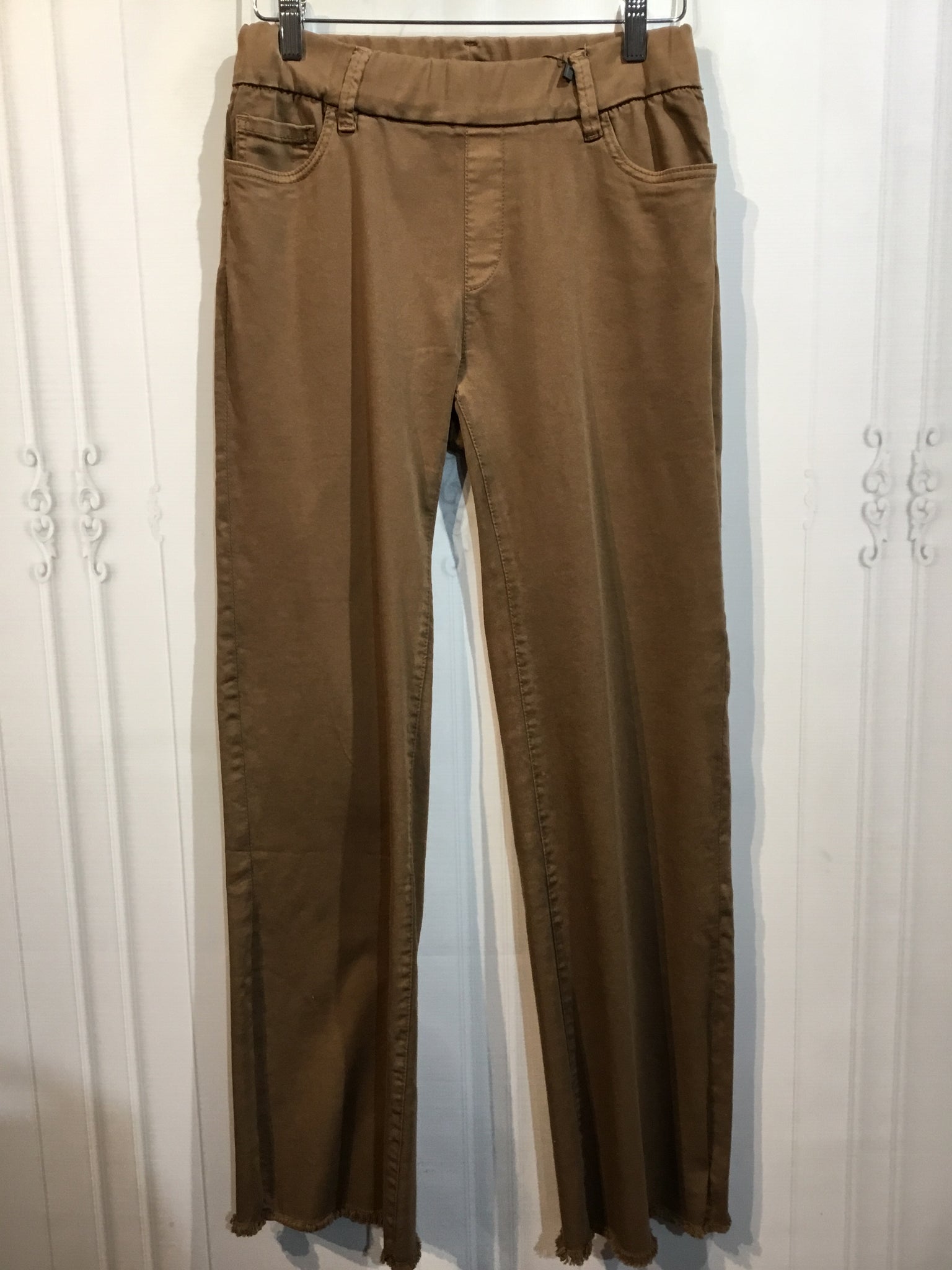 LUXURY NWT Flog Size S/6 Brown Bottoms