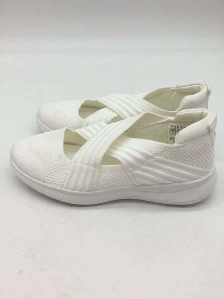 Danskin Size 7 White Shoes