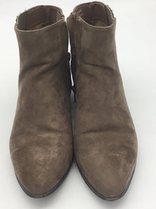Kensie Size 7.5 Beige Shoes