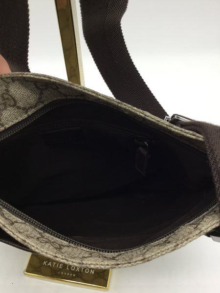 LUXURY - GUCCI Grey Monogram Crossbody