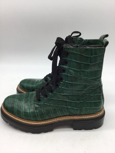Chelsea & Violet Size 8.5 Green Shoes