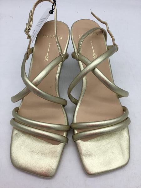 NWT LUXURY  Frankie4 Size 8.5 Gold Shoes